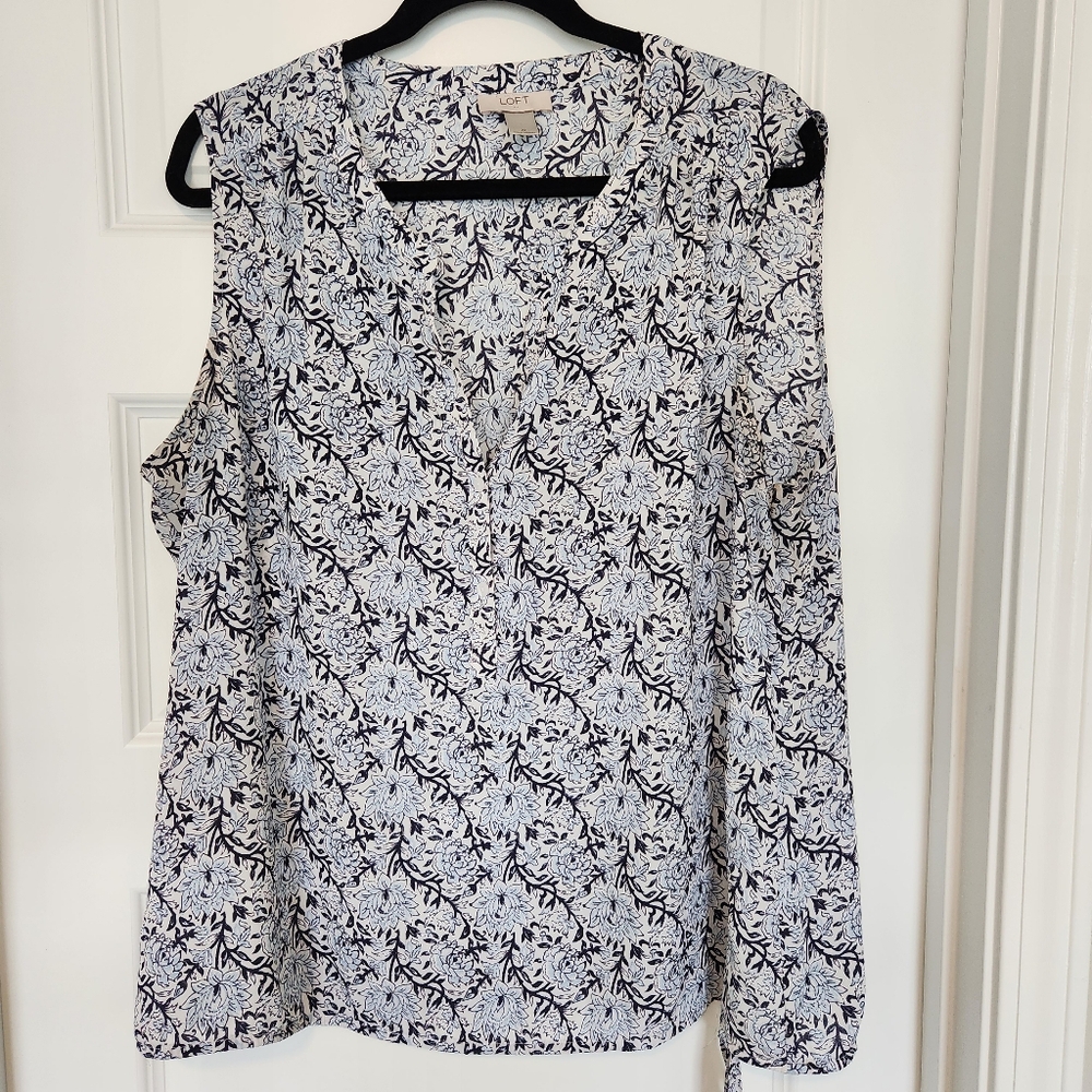 LOFT Blue and White Sleeveless Blouse